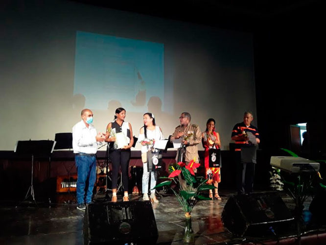 Durante el acto fueron reconocidos los juristas guantanameros más destacados. Foto: Mayliovys del Toro Terrero