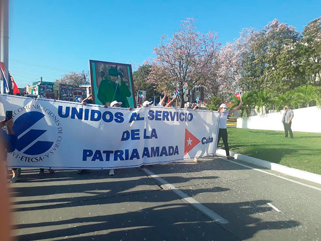 Los nasobucos fueron una prenda distintiva de este Primero de Mayo en Sancti Spíritus. Foto: Yuleiky Obregón Macías