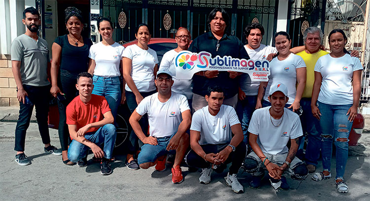 Parte del colectivo de Sublimagen, quienes en los últimos días constituyeron su sección sindical. Foto: Leipzig del Carmen Vázquez García