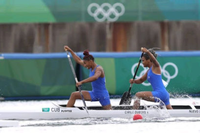Canoístas cubanos parten a base de entrenamiento en Polonia