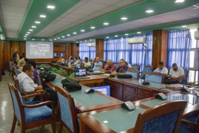 Ministros dialogarán hoy con actores económicos