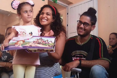 Operación Felicidad: realidad en manos de niños pineros (+Fotos)