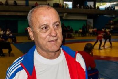 La lucha femenina cubana se prueba en el Coliseo de la Ciudad Deportiva