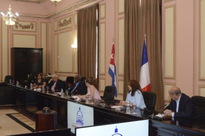 Recibe Esteban Lazo a delegación del Grupo de Amistad Francia-Caribe del Senado francés