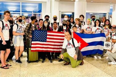 Solidaridad de Puentes de Amor y estudiantes de EE.UU. rumbo a Cuba