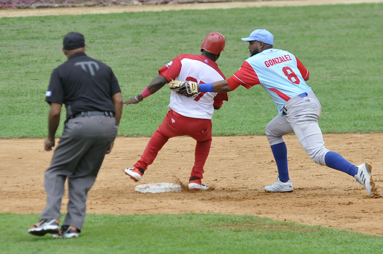 Mayabeque emparejó el play off con Ciego de Ävila. Foto: José Raúl Rodriguez Robleda.