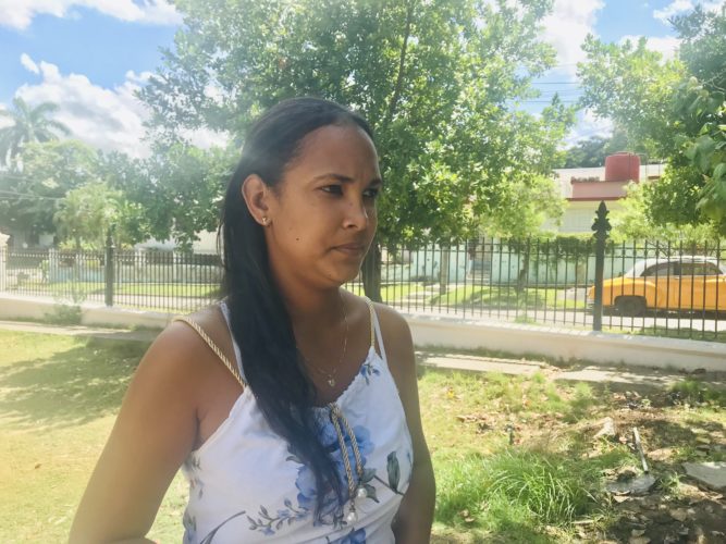 Katerine Prada Muñiz, logopeda del municipio Songo-La Maya demostró en Soluciones Cuba que todo lo que se crea pensando en los niños es siempre hermoso. Foto Arleen Labañino