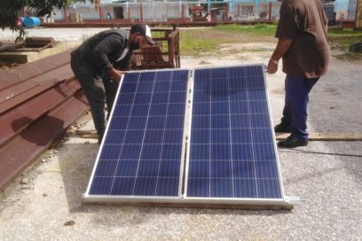 Benefician familias con módulos fotovoltaicos