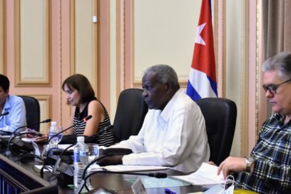 Continuar aportando a Cuba desde la participación popular ( + Fotos)