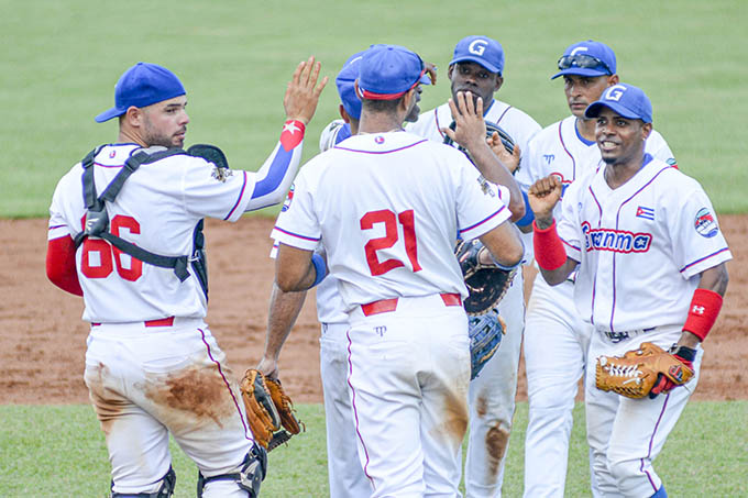 Los Alazanes se llevan el primer partido de la semifinal. foto: Luis Carlos Palacio Leyva