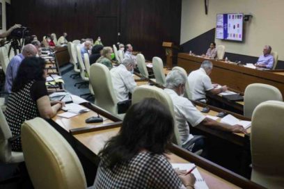 Desde la ciencia, perfeccionar el sistema de salud en Cuba