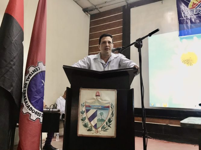 José Antonio Olivares, director de Serpo inauguró la celebración por el día de los trabajadores del sector portuario marítimo. Foto: Anabel Sánchez