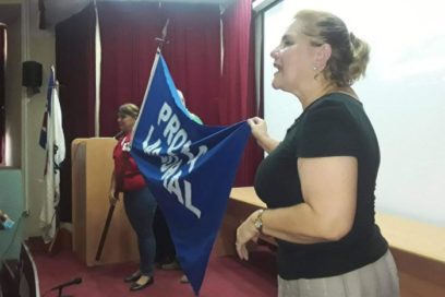 Recibe Cruz Roja Cubana en La Habana Bandera de Proeza Laboral