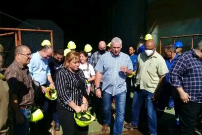 Visita Presidente mayor bloque de generación eléctrica en Cuba