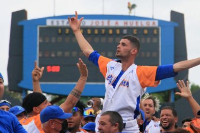 Out 27: Gallos cantaron y rompieron el maleficio