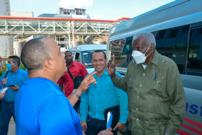 Visita presidente del Parlamento cubano termoeléctrica de Felton