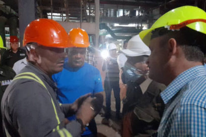 Evalúa Ramiro Valdés daños en termoeléctrica de Felton (+Fotos)