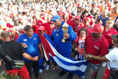 Cálido recibimiento al equipo Leoparditos de Santa Clara