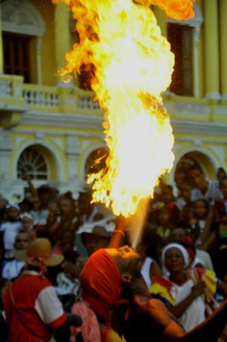 Calor, color culturas, luz… del Caribe se hicieron uno en Santiago de Cuba. Foto: Daniel Houdayer