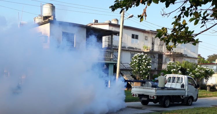 El movimiento sindical en Las Tunas apoya la batalla contra el Aedes aegypti. Foto: Jorge Pérez Cruz