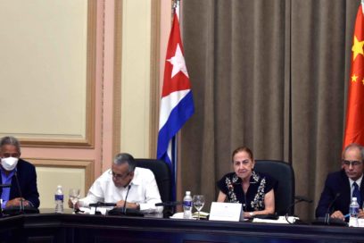 Cuba y China continuarán trabajando juntos como pueblos hermanos