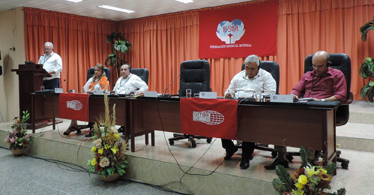 Durante la jornada evaluaron los principales problemas del sector en las distintas regiones del mundo, y en particular las dos campañas mundiales que ha activado la UITBB y que están vinculadas a los asesinatos de líderes del sector en Perú (21 hasta el momento) y a la muerte de más de 7 mil 500 trabajadores que laboraban en la construcción de los estadios del Campeonato Mundial de Fútbol (Catar, noviembre-diciembre 2022). Foto: Yimel Díaz Malmierca