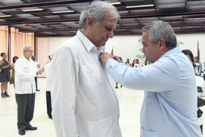 Condecoran a destacados trabajadores y trabajadoras en La Habana (+Fotos)