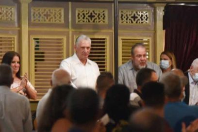 Díaz-Canel en la gala artística por 26 de Julio en Cienfuegos