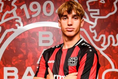 El Madrid pelea todavía por Iker Bravo, delantero de 17 años del Leverkusen.
