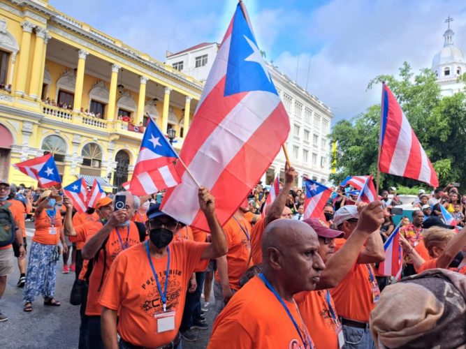 Delegación de Puerto Rico que participa en la Fiesta del Fuego. Foto: Anabel Sánchez.