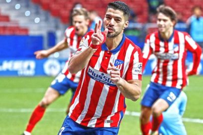 El delantero uruguayo Luis Suárez se ofrece al Dortmund en la Bundesliga.