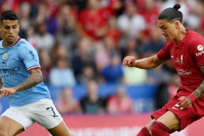 El Liverpool arrebata el primer título de la temporada al City 3-1.