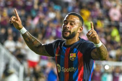 El Manchester United está trabajando para convencer a Frenkie de Jong para que acepte su oferta y se convierta en el fichaje estrella del club inglés, pero el centrocampista no es el único del Barça que gusta en Old Trafford, sino también Memphis Depay.
