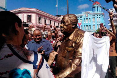 Ese es Nicolás Guillén, está en su Camagüey (+Fotos)