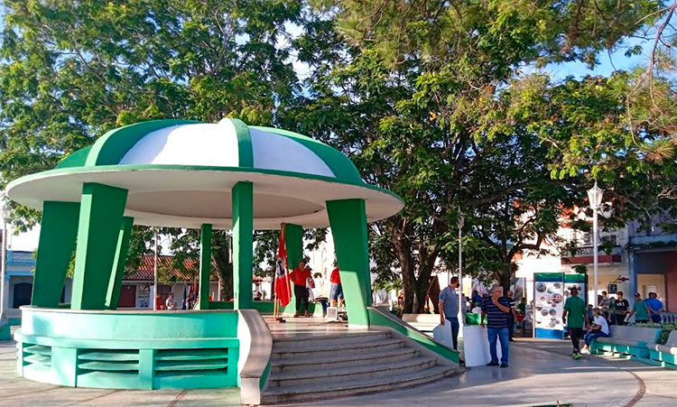 El parque de la Independencia escenario para la muestra del ingenio y espíritu resolutivo de los pinareños. Foto: Yolanda Molina Pérez