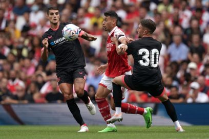 El Sevilla padeció un tormento en el Emirates Stadium, donde cayó 6-0 ante el Arsenal, en lo que fue la primera derrota de la preparación estival. Resultó una versión mediocre del club español, según todos los medios de prensa.