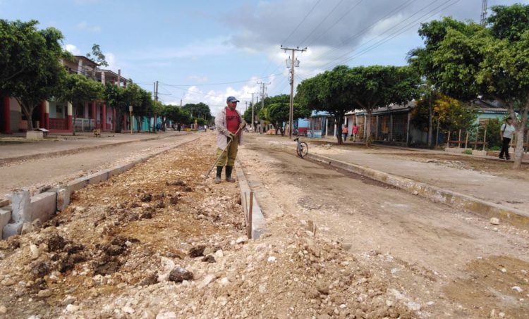 La construcción de la alameda según aseguran las autoridades políticas identificará al pueblo de Sierra de Cubitas. Foto: Gretel Díaz Montalvo