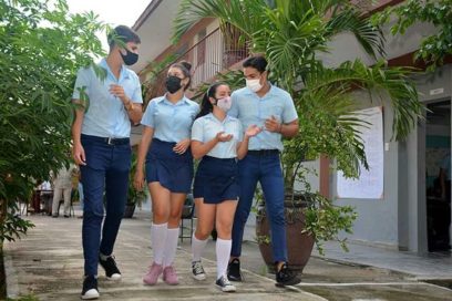 Listos preuniversitarios para reanudar curso escolar 2021-2022