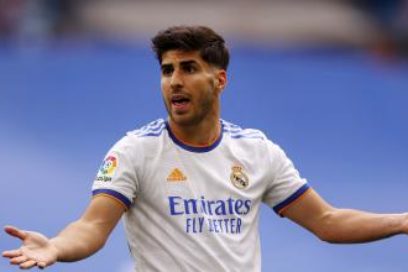 Asensio parece no contar: «Según la cadena Cope, el jugador cree que no juega por decisión del club y no Ancelotti. En la emisora se explicó que Asensio respeta la decisión del entrenador, pero está sorprendido por no haber jugado ni un minuto».