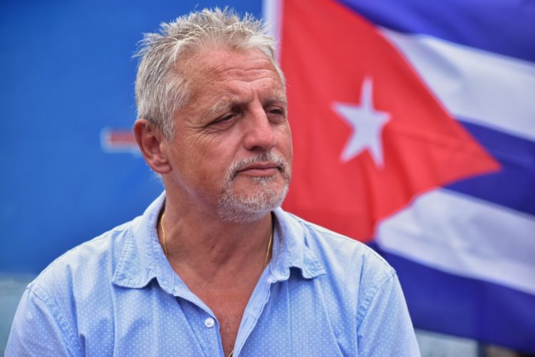 Sebastián Viscuso, syndicaliste français, coordinateur de l'opération Conteneurs pour Cuba.