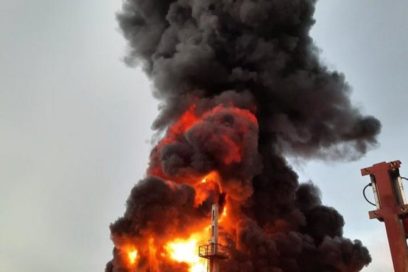 Incendio de grandes proporciones en zona industrial de Matanzas