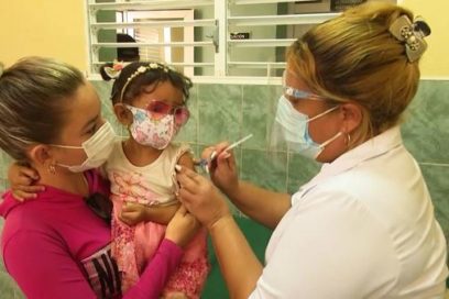 Refuerzan protección contra la Covid-19 en edades pediátricas