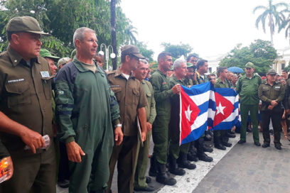 Regresan a Villa Clara héroes que combatieron el fuego (+ Fotos)