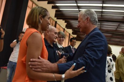 Presidió Díaz-Canel condecoración a participantes en enfrentamiento a incendio en base de supertanqueros (+Fotos)