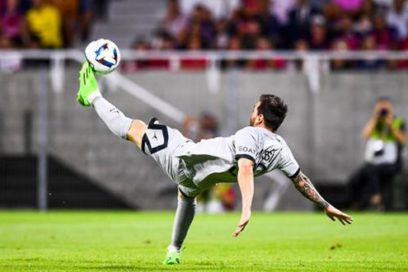 La revista France Football desveló los 30 candidatos al Balón de Oro que será entregado el próximo 17 de octubre de 2022 en París y entre los cuales no se encuentra Leo Messi, por vez primera desde el 2006. El argentino es el máximo ganador con siete.