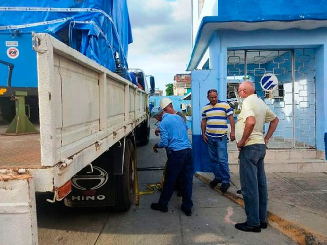La radio base móvil fue traslada con prontitud de Cienfuegos a Matanzas. Foto: Perlavisión