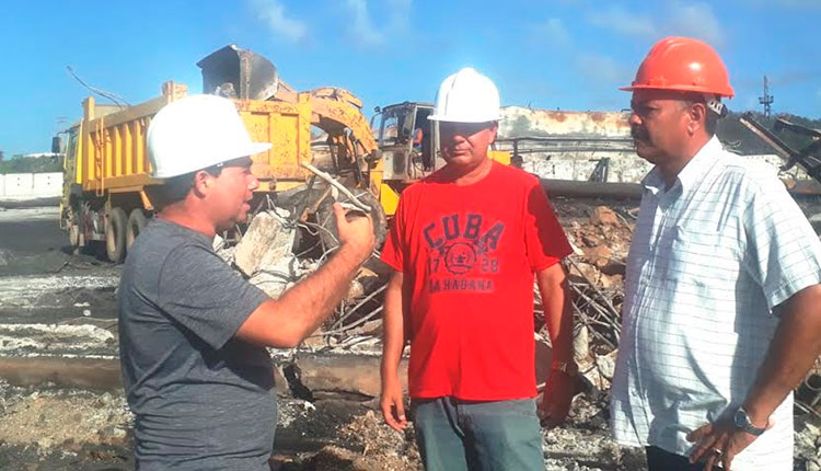 El movimiento emulativo-productivo dinamiza los plazos de ejecución, asegura Misael Rodríguez. Foto: Noryis