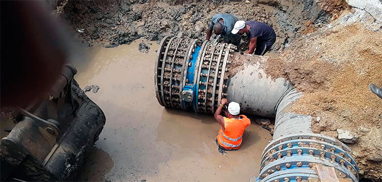 Muy ardua es la labor de los trabajadores hidráulicos en todo el país. Foto: Cortesía INRH