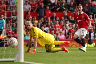 Resultados: Manchester United (Anthony, Rashford [2]) 3-1 Arsenal (Saka). Athletic de Bilbao 0-1 Espanyol (Braithwaite). Villarreal (Moreno, Lo Celso, Coquelin, Morales) 4-0 Elche. Mainz 05 (Martín) 1-0 Monchengladbach.