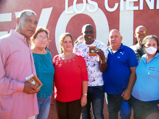 Destacados deportistas fueron reconocidos. Foto: Efraín Cedeño.